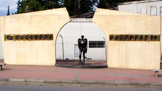 Monumento 21 Ángeles