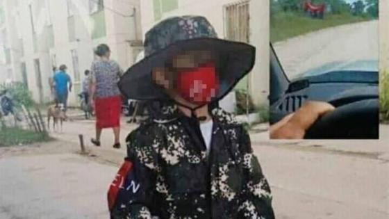 niño disfrazado guerrillero ELN