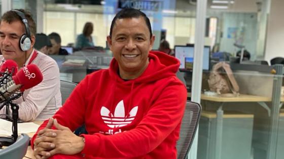 ¿Iván René Valenciano, pasado de copas en vivo?