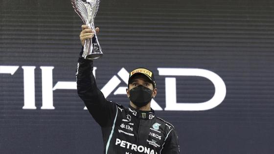 Lewis Hamilton ha sido nombrado caballero por el príncipe Carlos