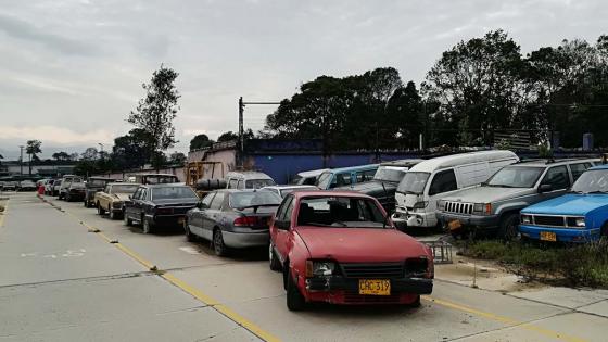 Carros abandonados en patios de la ciudad serán subastados 