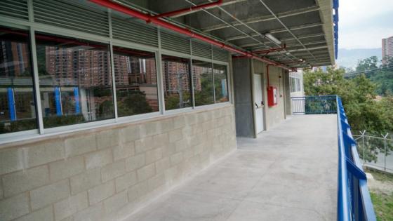Institución Educativa Capilla del Rosario La Hondonada Medellín Institución Educativa Capilla del Rosario La Hondonada Medellín