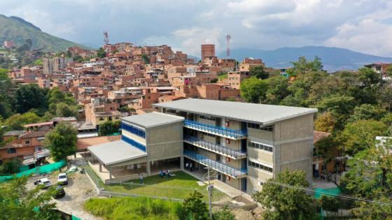 Institución Educativa Capilla del Rosario La Hondonada Medellín