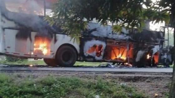 queman bus clan del golfo