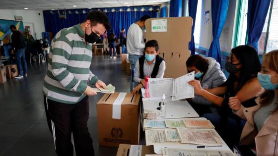 Ciudadano votando