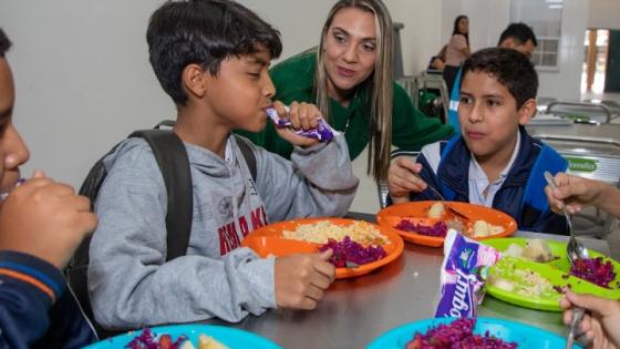 PAE Medellín comida niños 