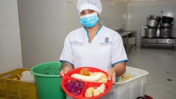 PAE Medellín comida niños 