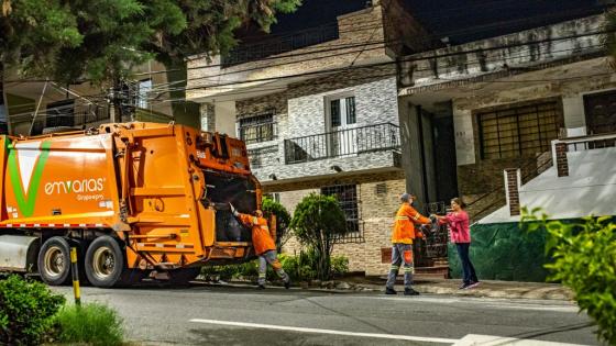 Emvarias trabajo nocturno alcaldía de Medellín 