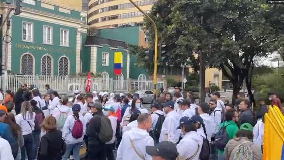 marchas contra petro 15 de febrero