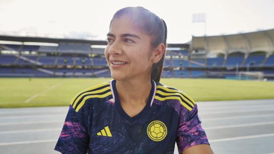 Selección Colombia femenina estrena nueva indumentaria