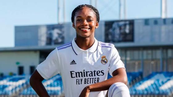 Linda Caicedo posó con la nueva camiseta del Real Madrid