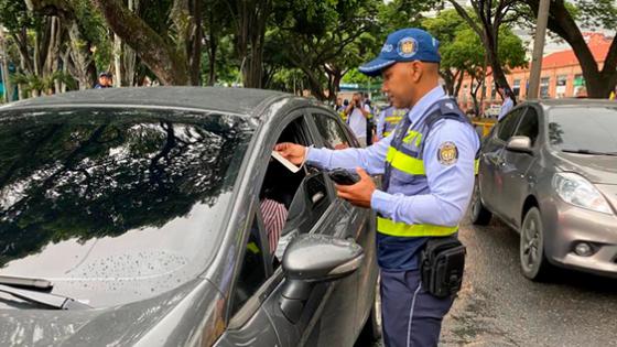 Agentes de Tránsito Cali Colombia 