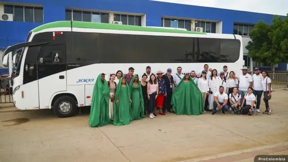 Bus de la 'Ruta ProColombia' por el territorio