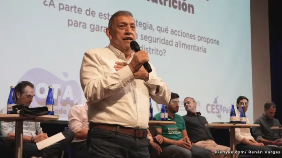 Carlos Ballesteros en el debate "Vota informado"
