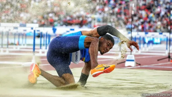 Arnovis Dalmero gana el oro en el salto largo masculino