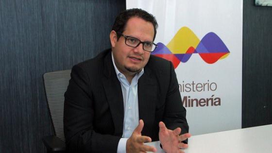 Exministro ecuatoriano prófugo es buscado en Colombia y EE.UU.
