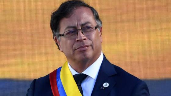 Gustavo Petro compara himnos de Colombia y Venezuela