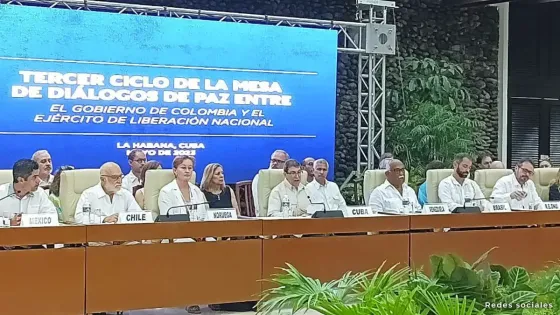Tras conjurar crisis en los diálogos de paz, delegación del ELN deja Cuba