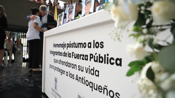 Conmemoración a policías asesinados en Amalfi. Conmemoración a policías asesinados en Amalfi.