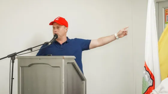 Precandidato presidencial, Héctor Olimpo Espinosa