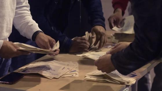 Conteo de votos en elecciones.