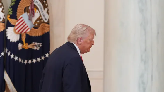 Trump amenaza a Irán con "desatar el infierno" si no reabre Ormuz