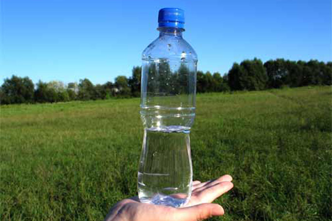 Monterianos… los que más consumen agua embotellada