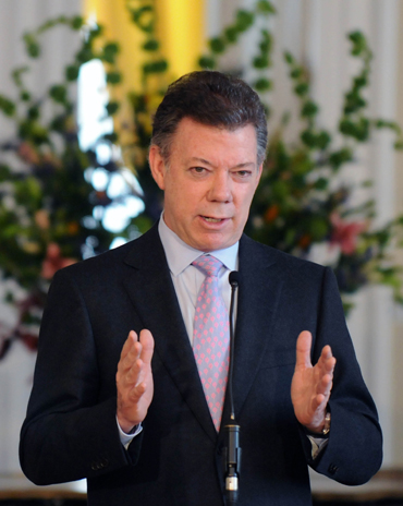 Santos aclara su posición frente a tormenta política