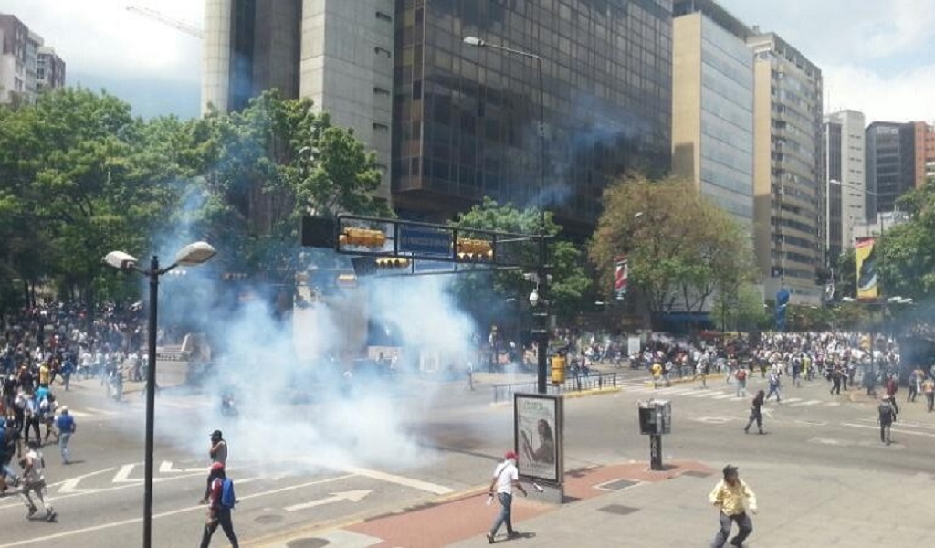Venezuela: Capturan a policías por muerte de joven en protestas