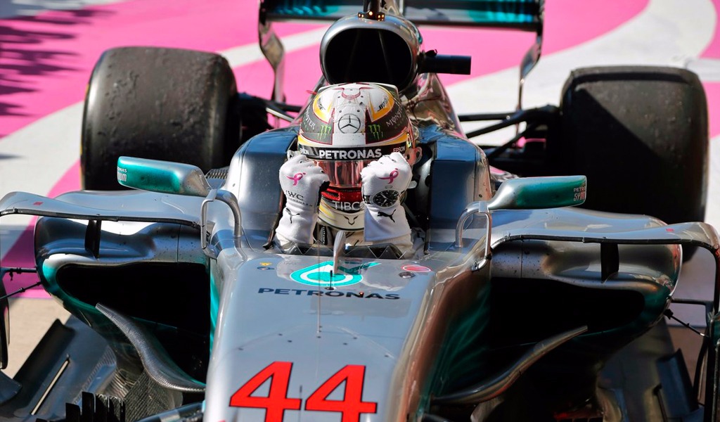 Hamilton gana y Mercedes festeja su título en la F1