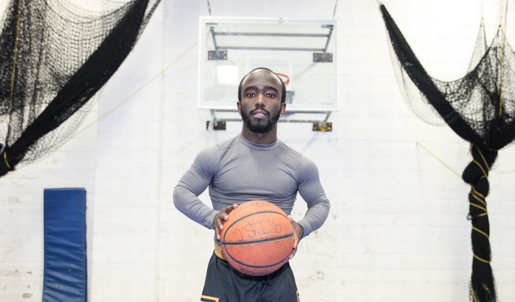 Jahmani Swanson, jugador de baloncesto de 1.35 metros