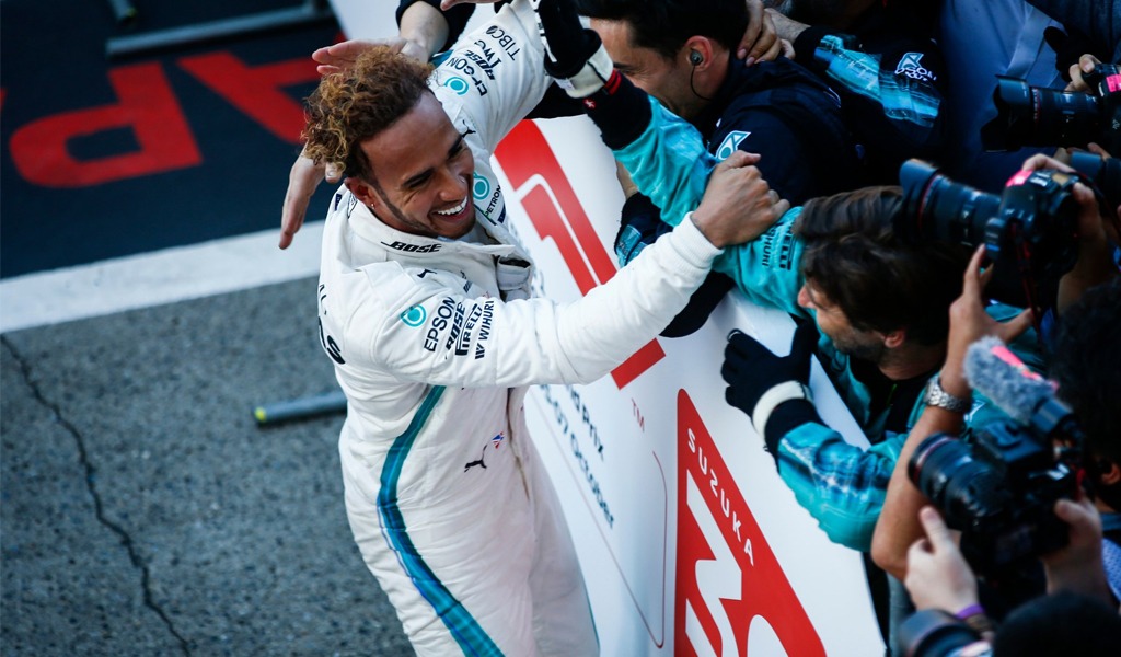 Lewis Hamilton ganó en Japón y se acerca al título de F1