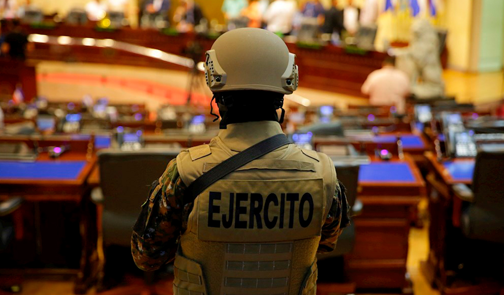 Orden de Bukele aumenta tensión en El Salvador