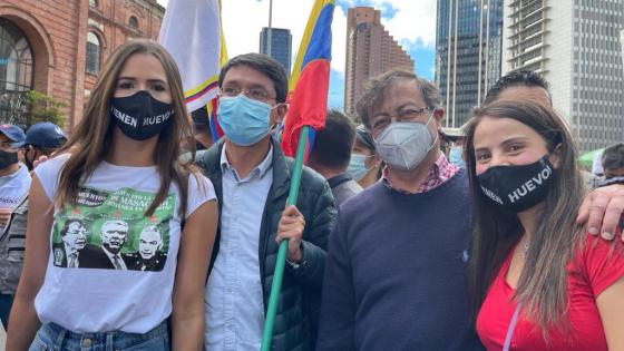 Gustavo Petro y Camilo Romero juntos en las marchas de Bogotá