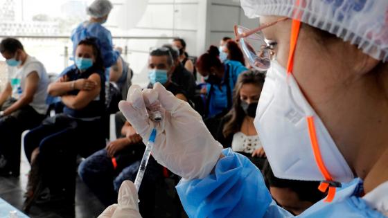 Filas de vacunación en Bogotá