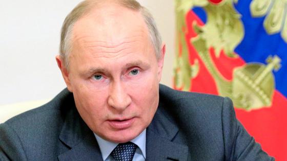 Putin invita a extranjeros a vacunarse en Rusia