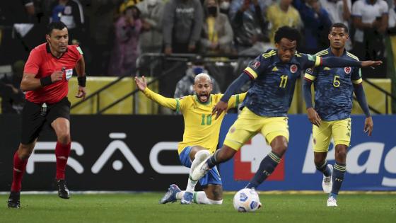 Colombianos llenan de insultos las redes del árbitro contra Brasil