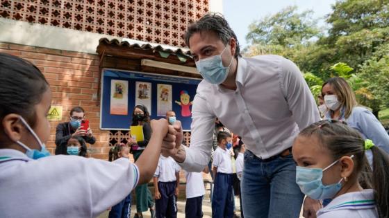 Daniel Quintero Capilla del Rosario nuevo colegio noticias Medellín hoy