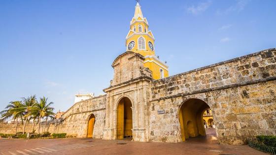 Indignación por pareja teniendo relaciones sexuales en Torre del Reloj en Cartagena