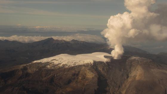 Nevado del Ruiz erupción ceniza Manizales noticias Colombia