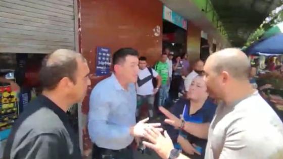 Marco Madrigal periodista agredido marcha 26s contra Petro uribistas