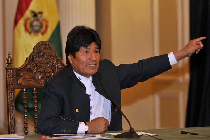 Evo Morales dice que le robaron espada de Bolívar que le regaló Chávez