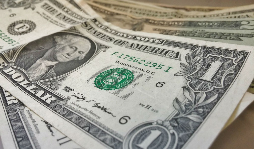 ¿Cómo aprovechar la baja del dolar?