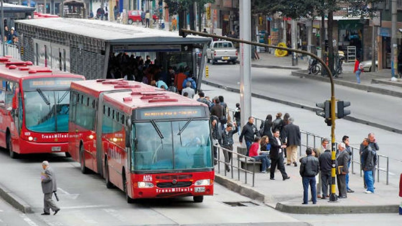 Pasaje de TransMilenio subiría $100 para el 2020